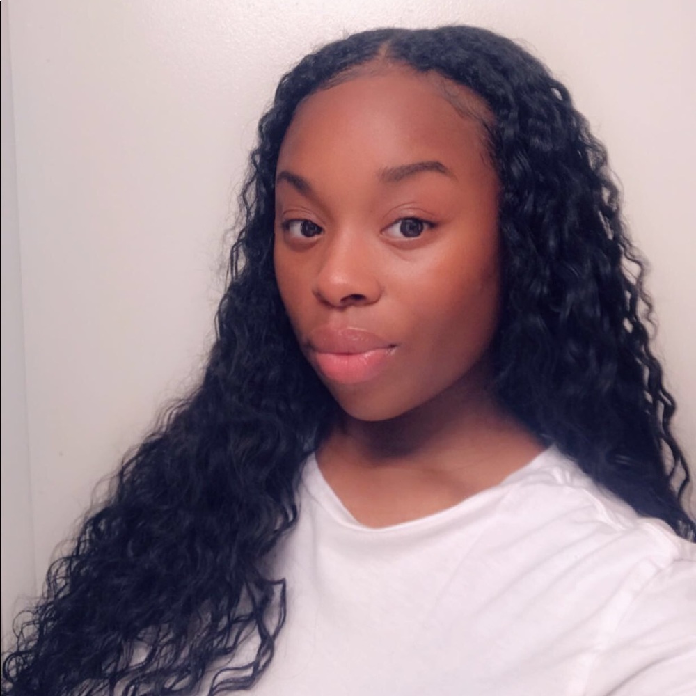 Meet your Posher, Julia